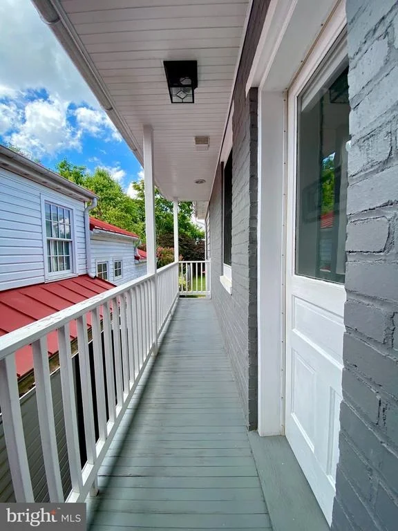 Photo of 37 E 5TH STREET