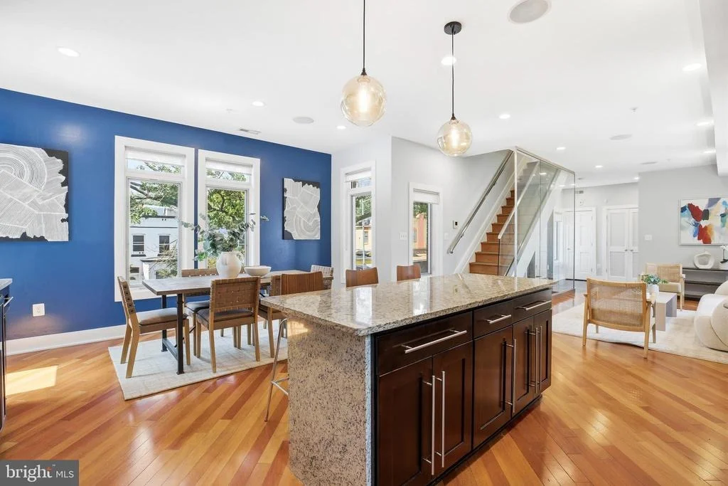 Photo of 915 3RD STREET NE
