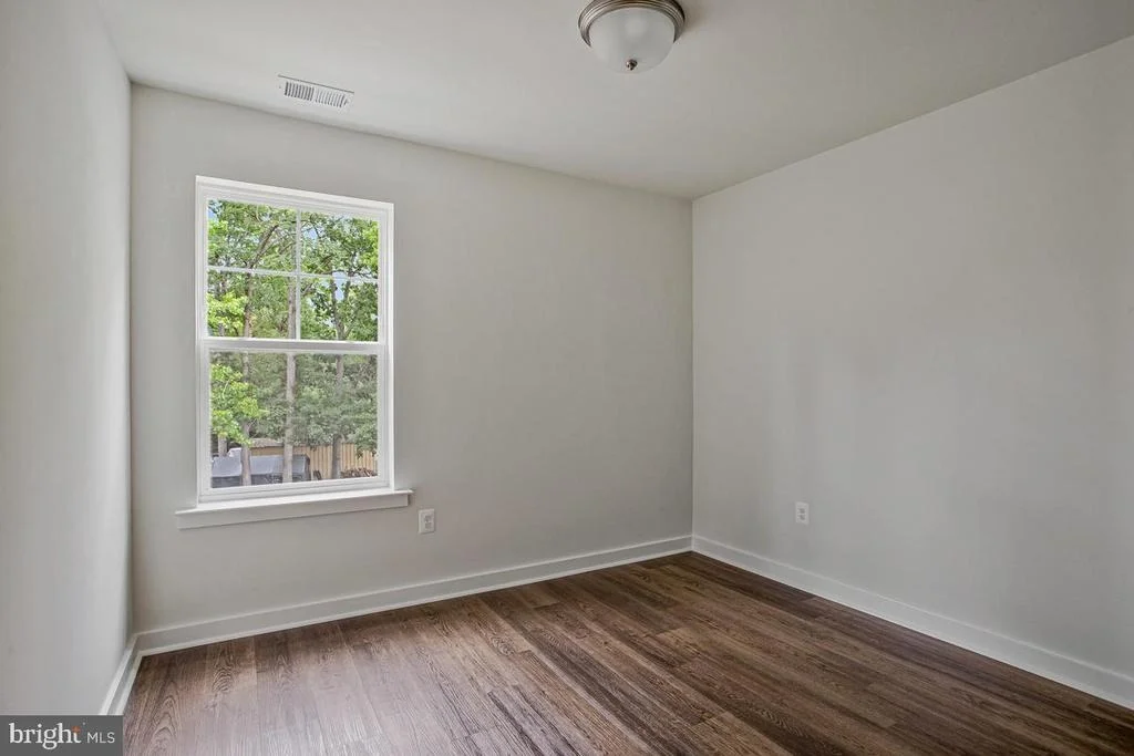 Photo of 721 NOLLMEYER ROAD