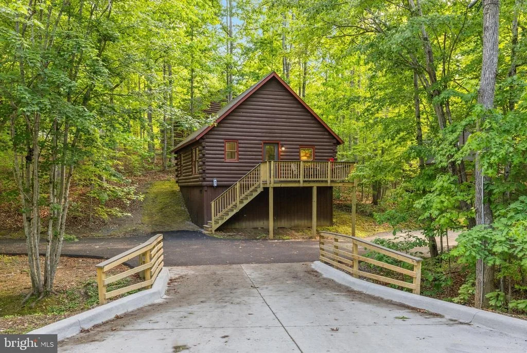 Photo of 132 PINEHURST DR DRIVE