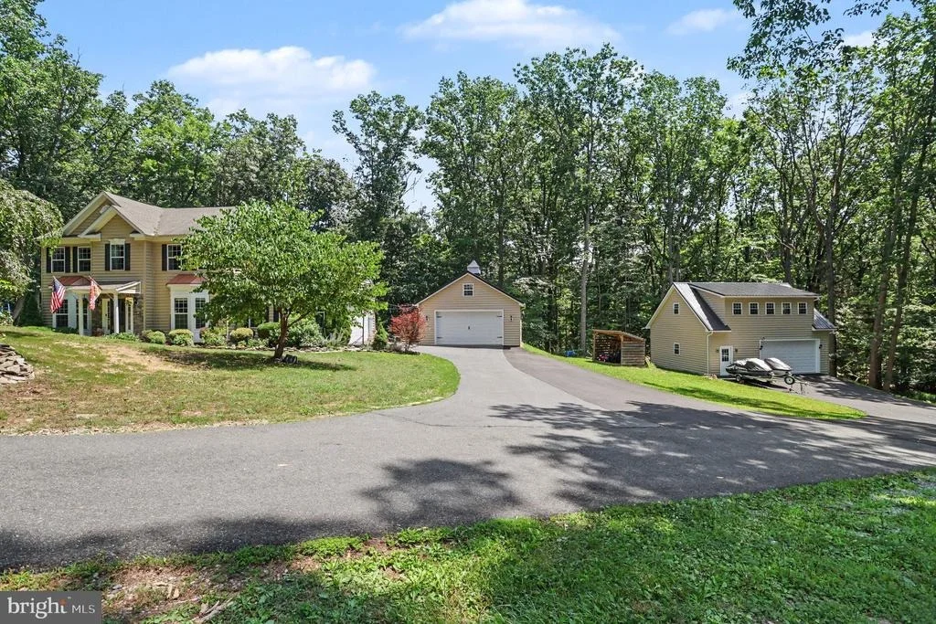 Photo of 4761 CAREA ROAD