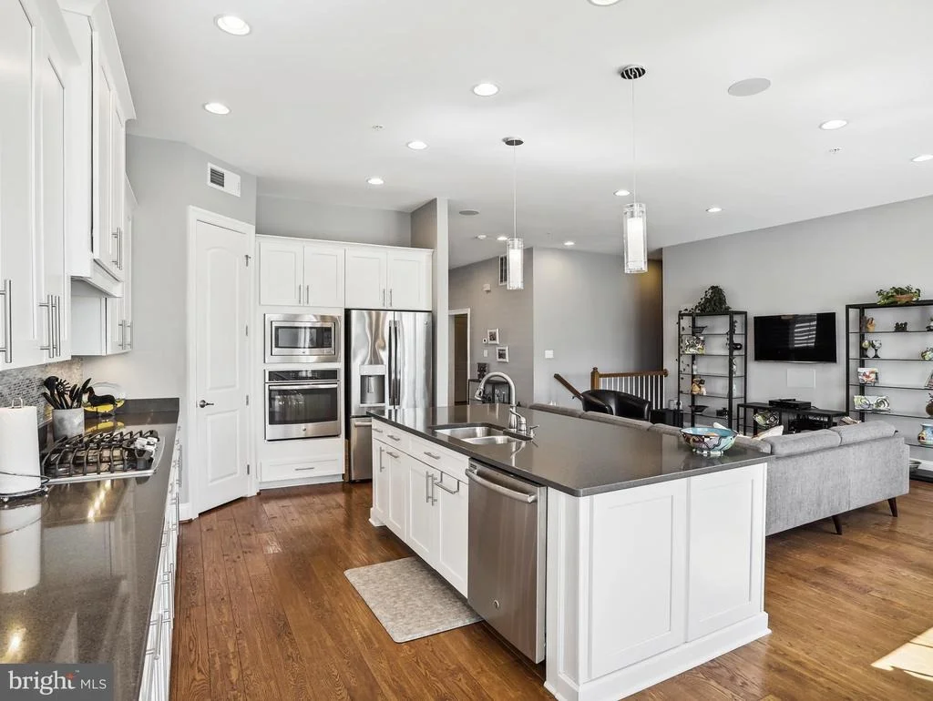 Photo of 2936 LEVEE DRIVE