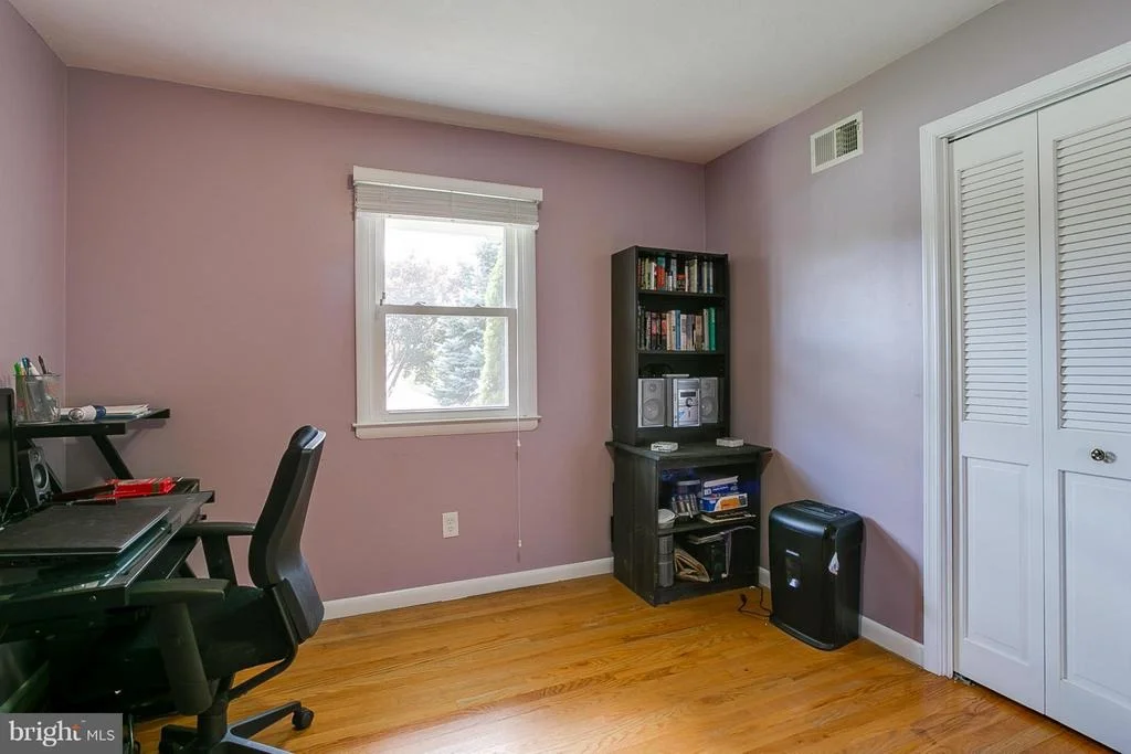 Photo of 344 BARNES AVENUE