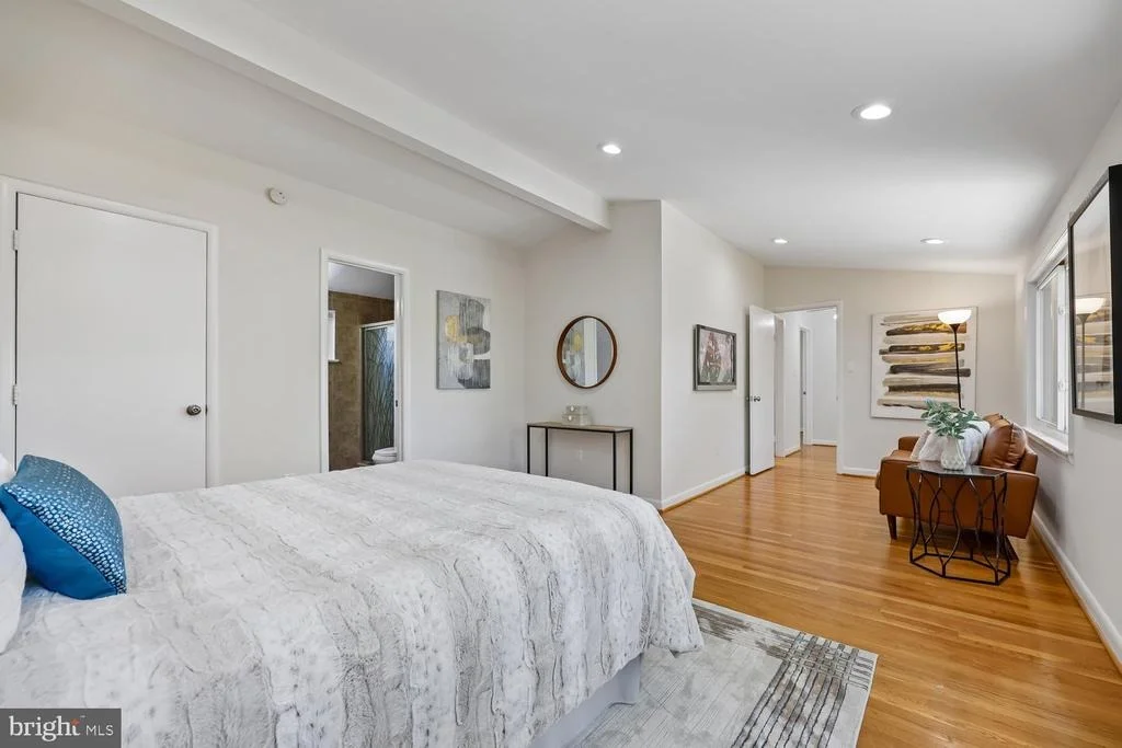 Photo of 300 GILSAN COURT