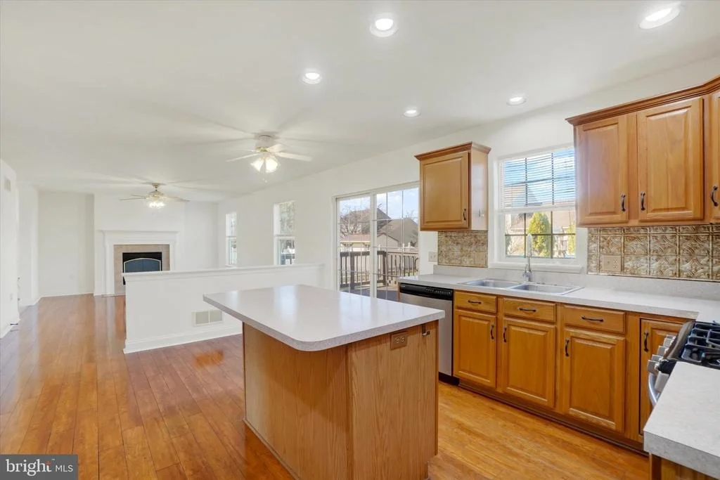 Photo of 3014 BITTERNUT BOULEVARD