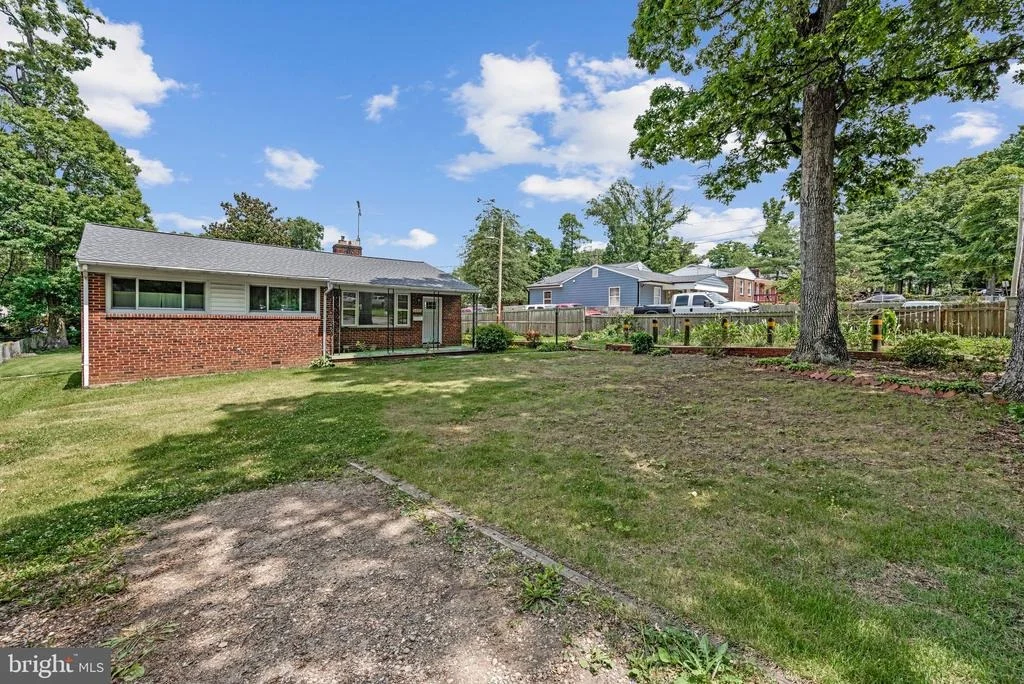 Photo of 5405 LANHAM STATION ROAD