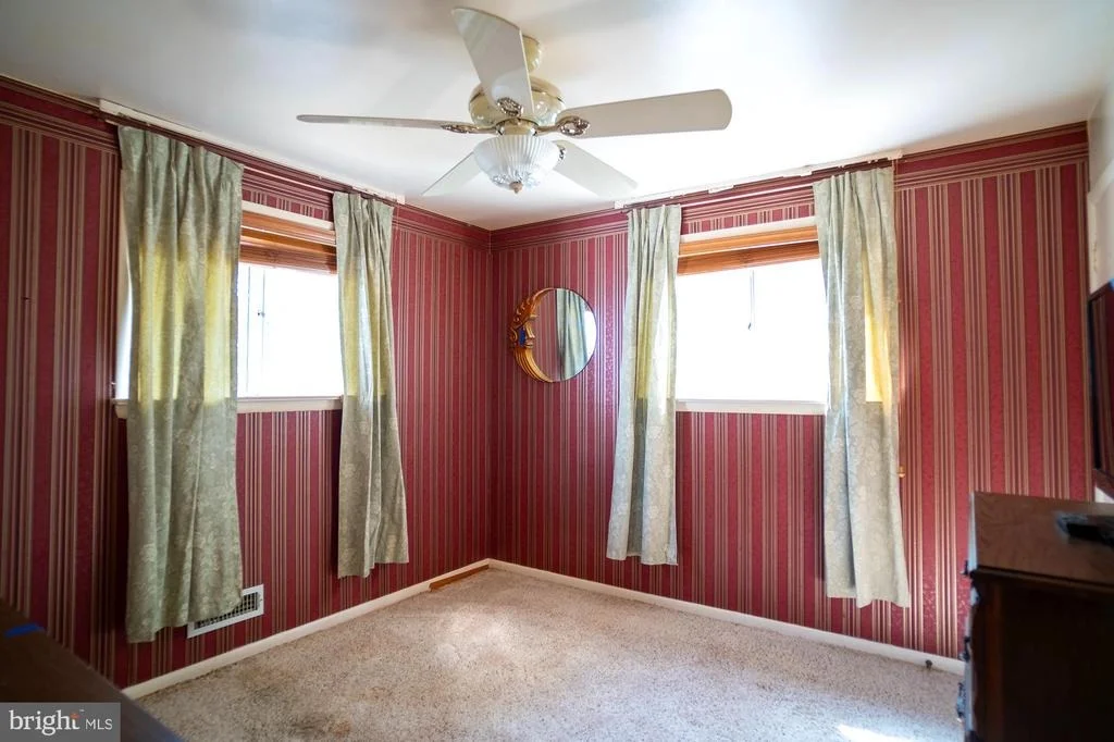 Photo of 1600 CLARIDGE AVENUE