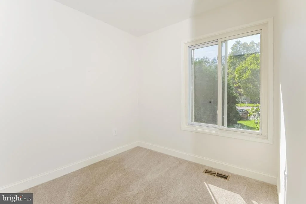 Photo of 10103 MEREDITH AVENUE