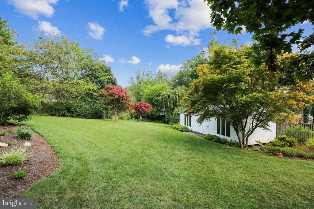 Photo of 15225 CENTERGATE DRIVE