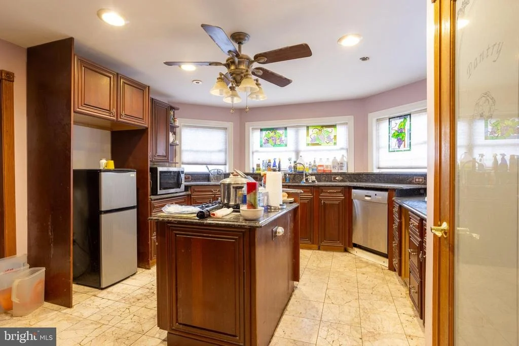 Photo of 415 SHORE DRIVE