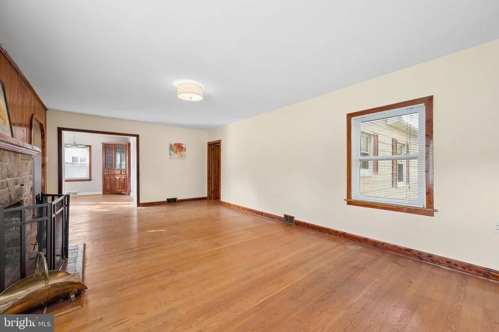Photo of 8995 HAMBURG ROAD
