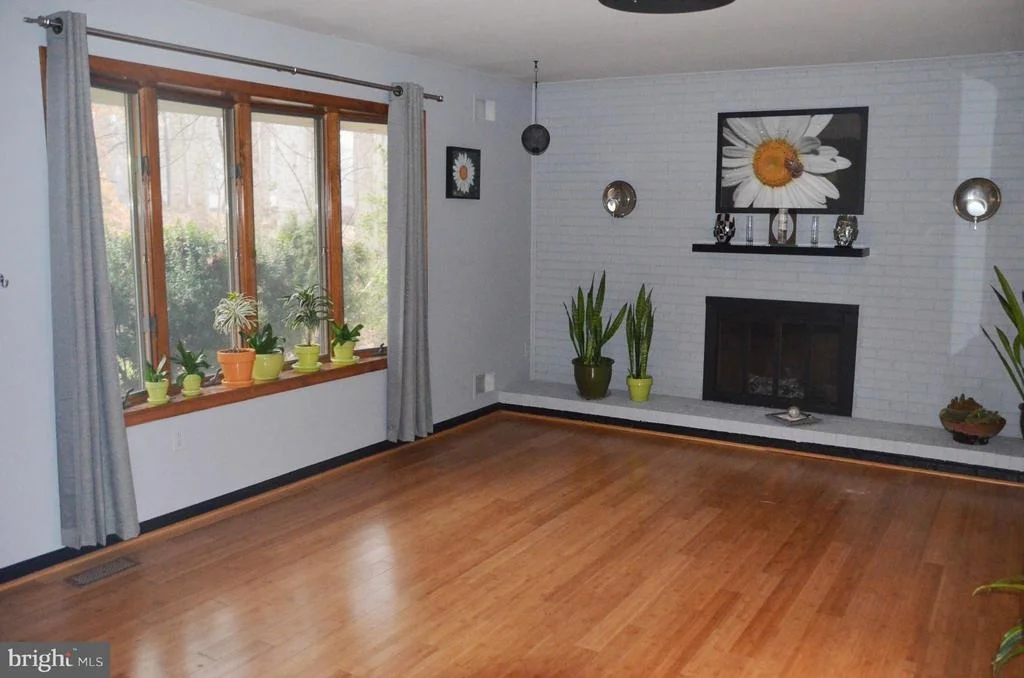 Photo of 9917 JONATHAN DRIVE