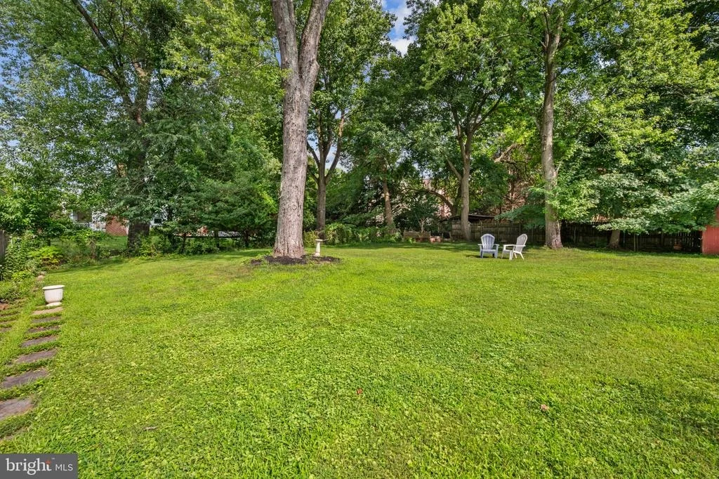 Photo of 213 PIPING ROCK DRIVE