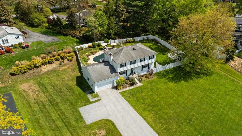Photo of 5008 LAKE CIRCLE W