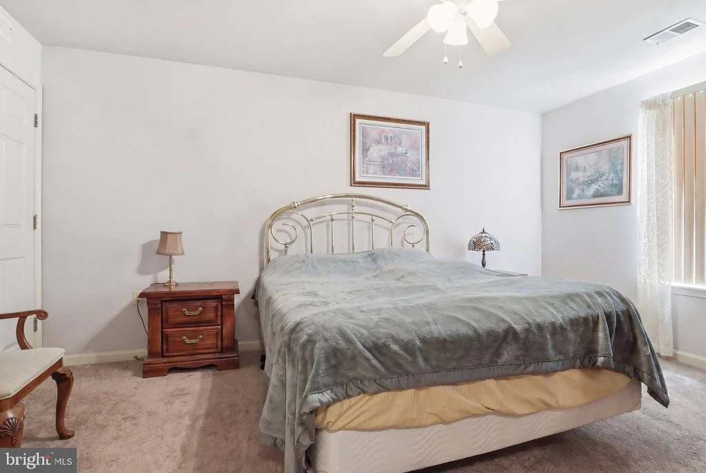 Photo of Unit 1B at 3840 NORMANDY DRIVE