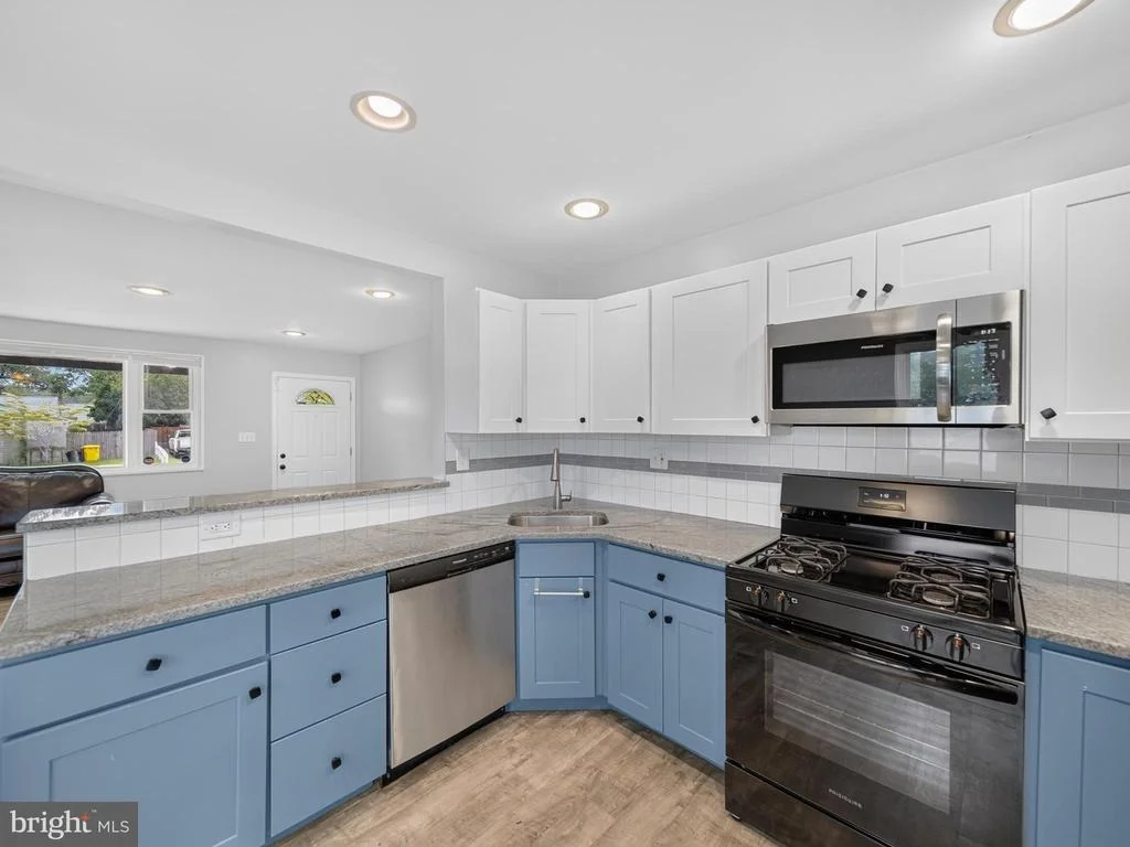 Photo of 504 HAMLEN ROAD