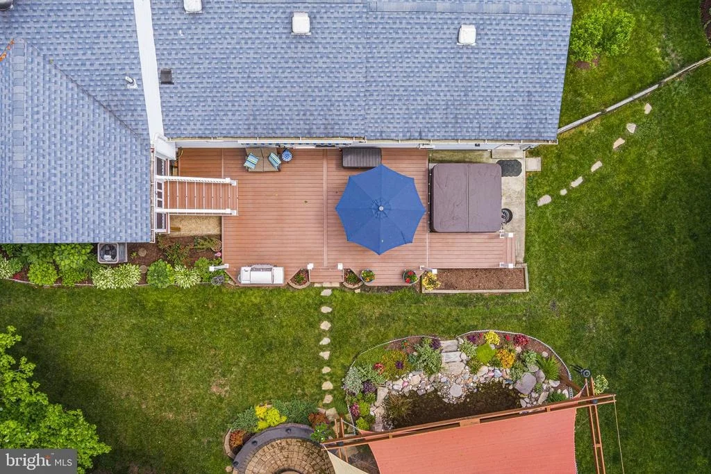 Photo of 10000 MADRONAWOOD DRIVE