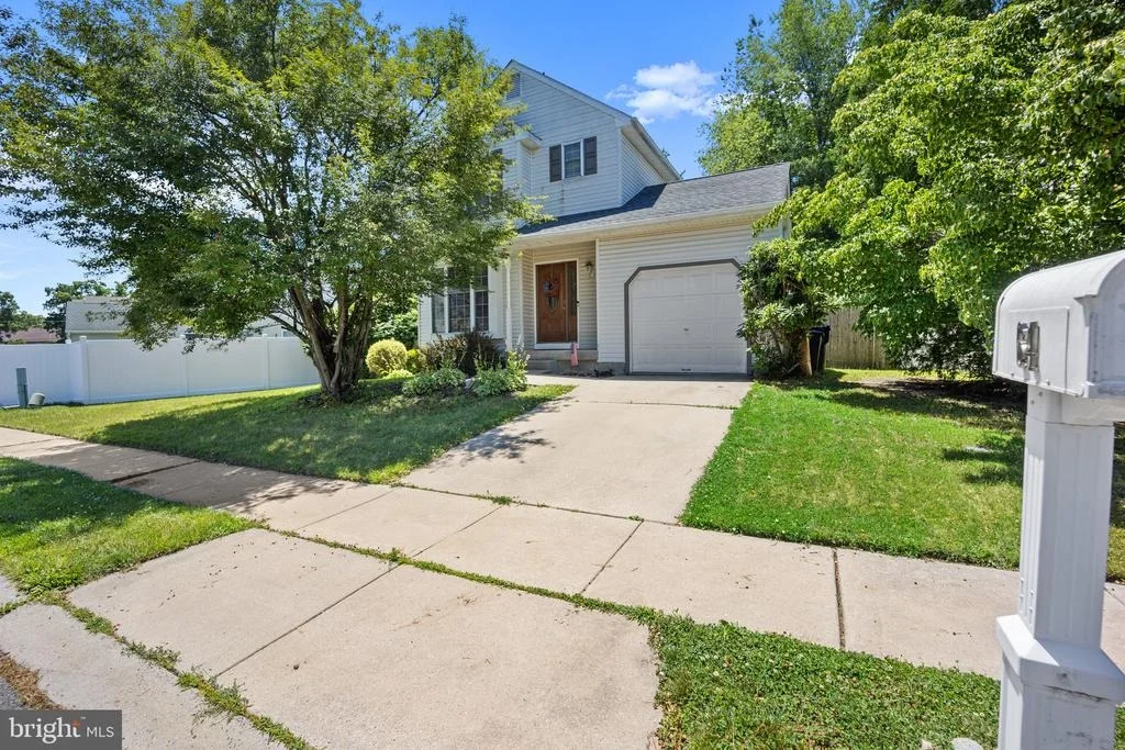 Photo of 64 OAKTON DRIVE