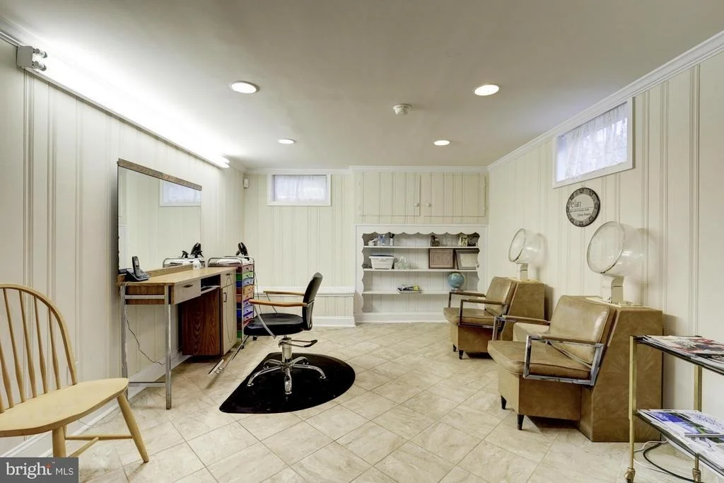 Photo of 1305 OAKVIEW DRIVE