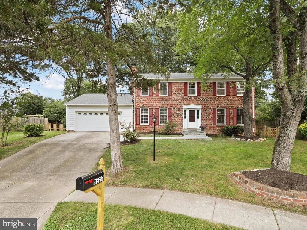 Photo of 8223 TREEBROOKE LANE