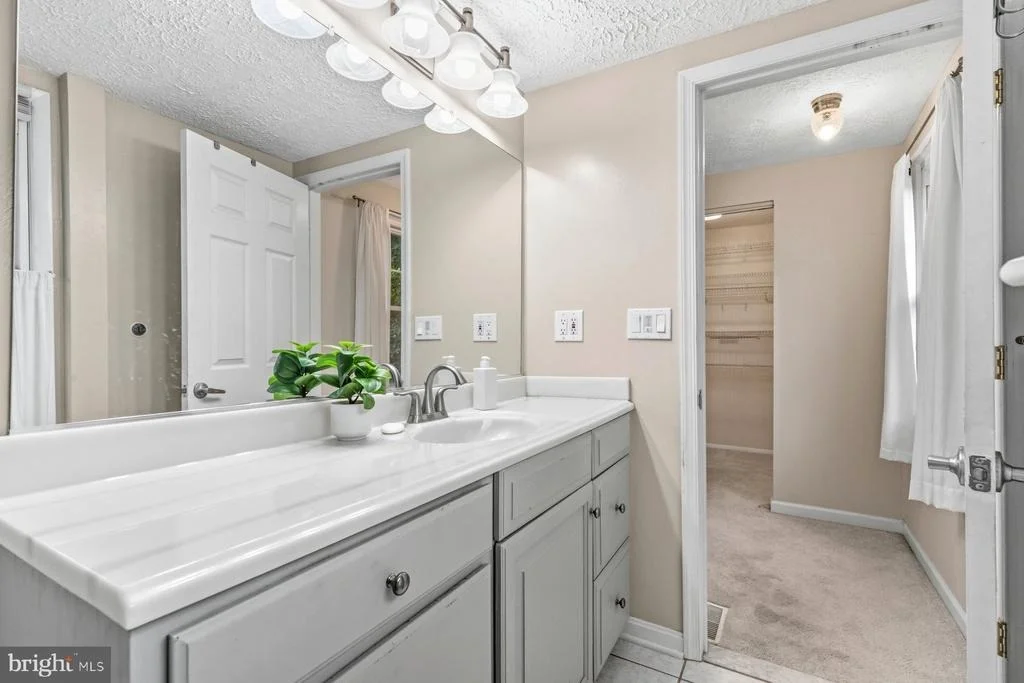Photo of 935 MARINE DRIVE