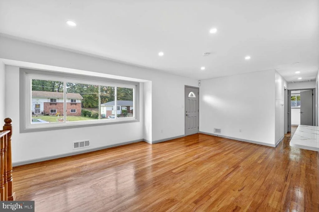 Photo of 5604 DUNDALK DRIVE