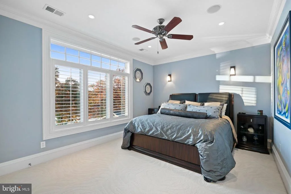 Photo of 206 HARBOR DRIVE