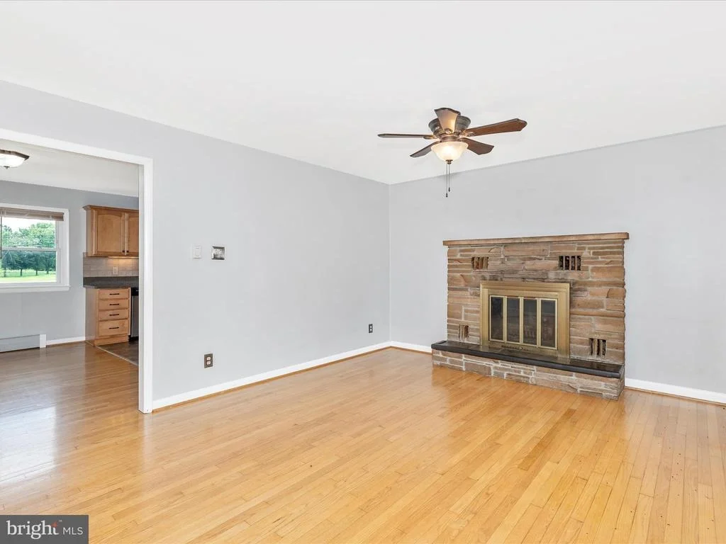 Photo of 22128 PIKESIDE DRIVE
