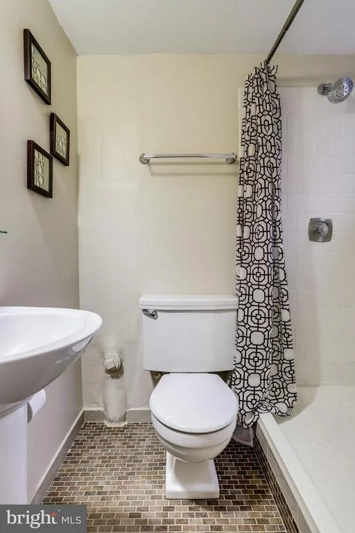 Photo of 3927 FOREST GROVE DRIVE