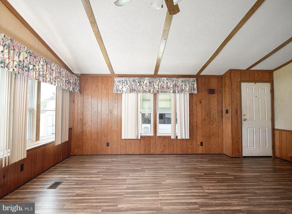 Photo of 107 LARIAT ROAD