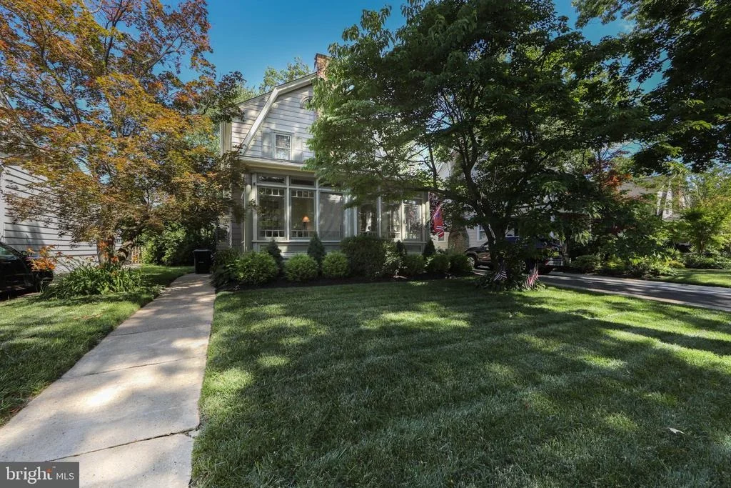 Photo of 237 RHOADS AVENUE