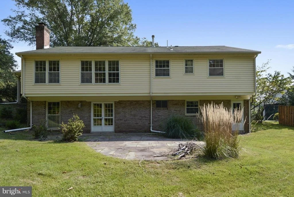 Photo of 525 WHITINGHAM DRIVE