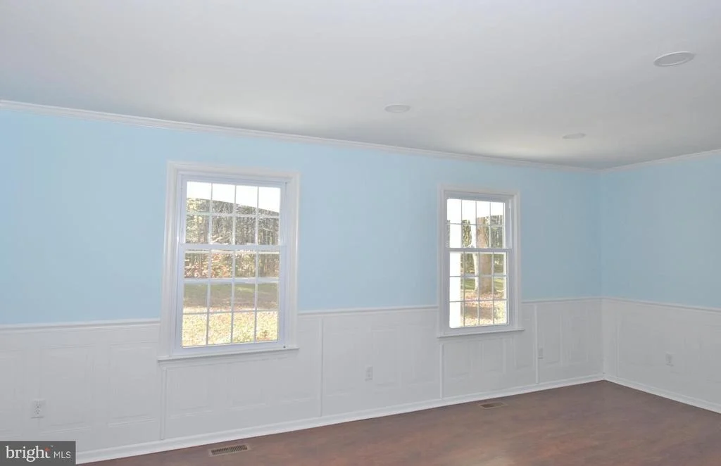 Photo of 4011 GROSSE POINT DRIVE