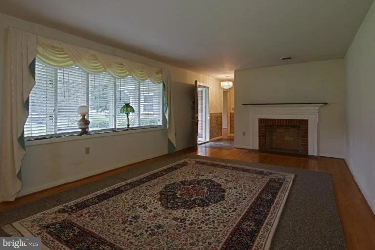 Photo of 8001 RUNNYMEADE DRIVE