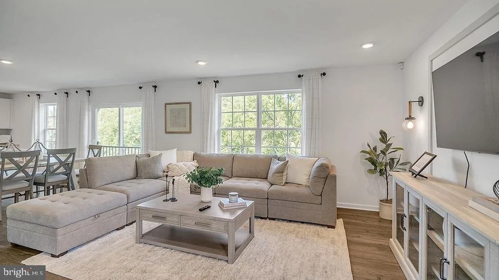 Photo of 7 WATTS AVENUE