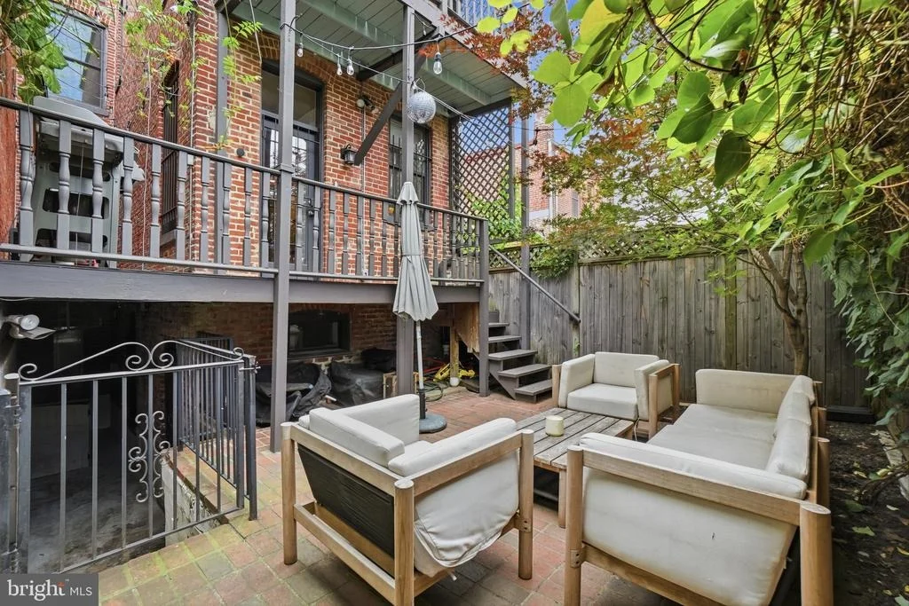 Photo of 210 8TH STREET SE