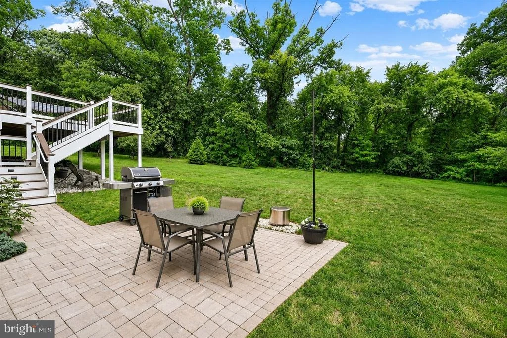 Photo of 7510 LEAFY TREE LANE