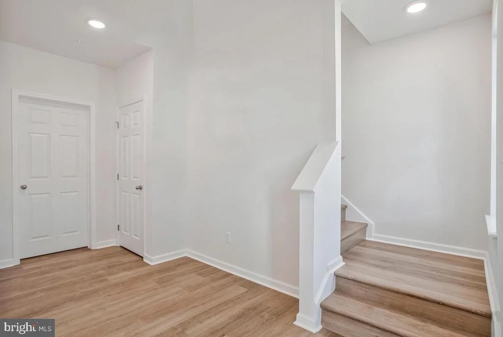 Photo of 723 NOLLMEYER ROAD