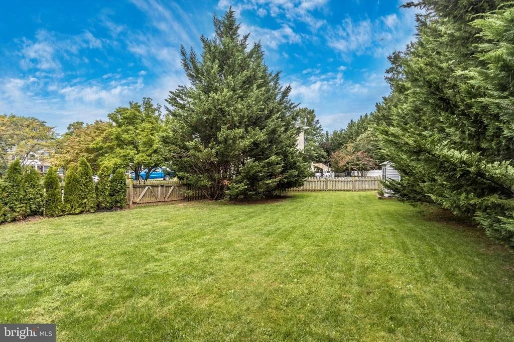 Photo of 8231 FOX HUNT LANE