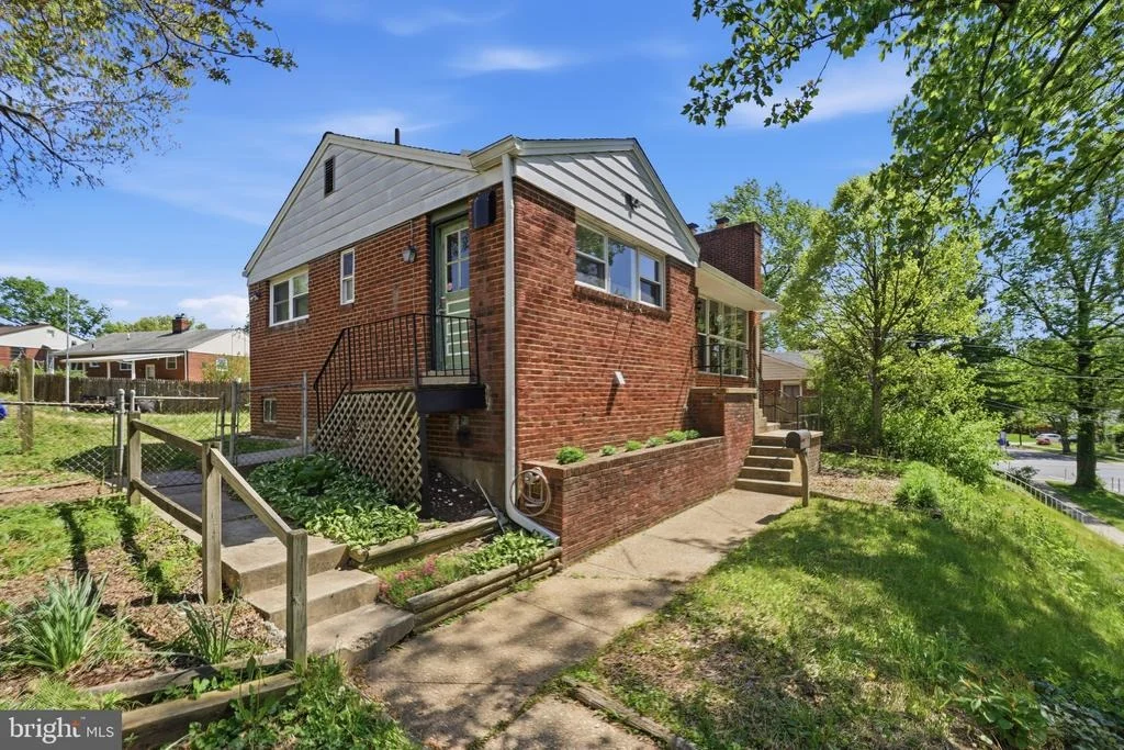 Photo of 10303 HAYWOOD DRIVE