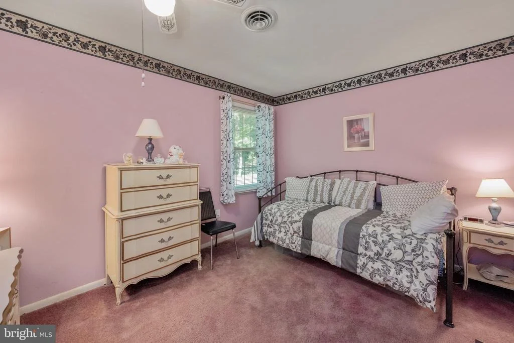Photo of 932 WESTERN CHAPEL ROAD