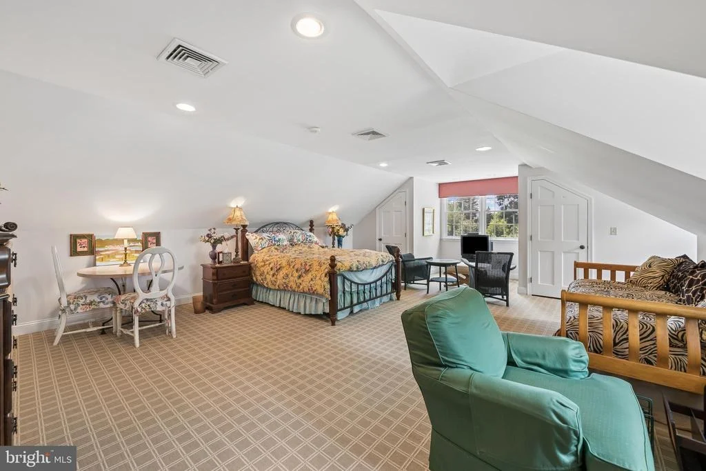 Photo of 24 MEADOW LANE