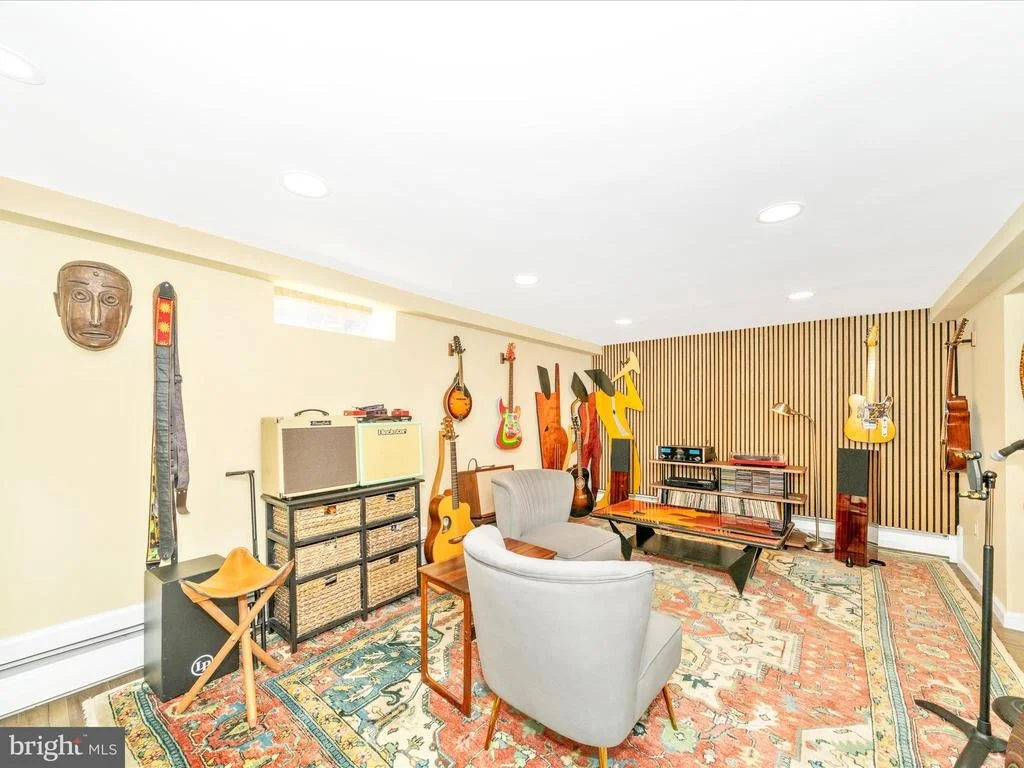 Photo of 903 MERCER PLACE