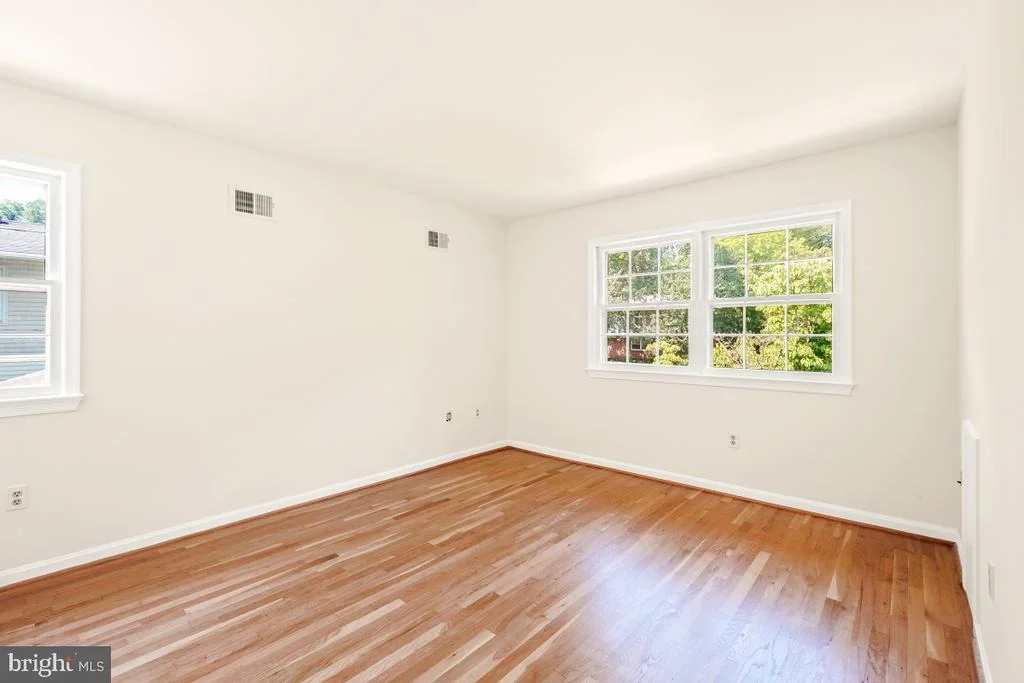 Photo of 882 DIAMOND DRIVE
