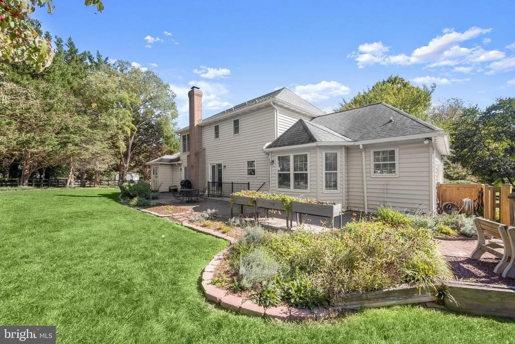 Photo of 1672 THRASHER DRIVE