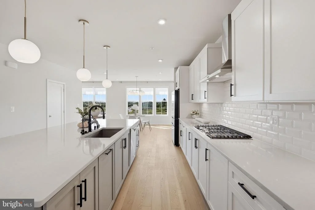 Photo of 43556 CENTERGATE DRIVE