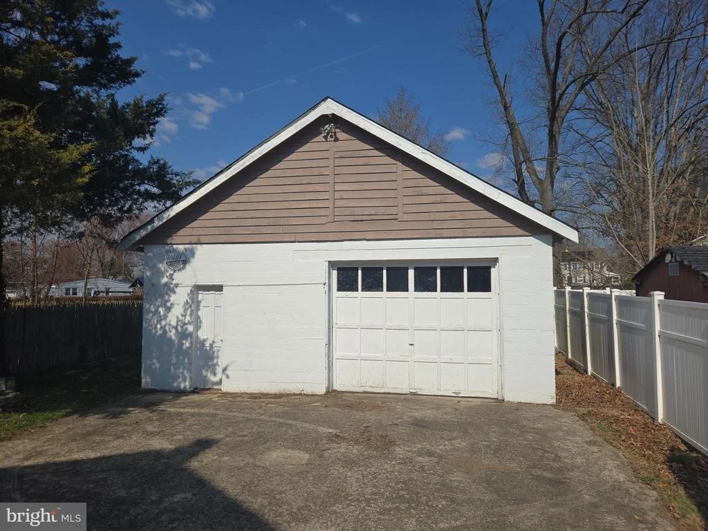 Photo of 10 HAWTHORNE AVENUE