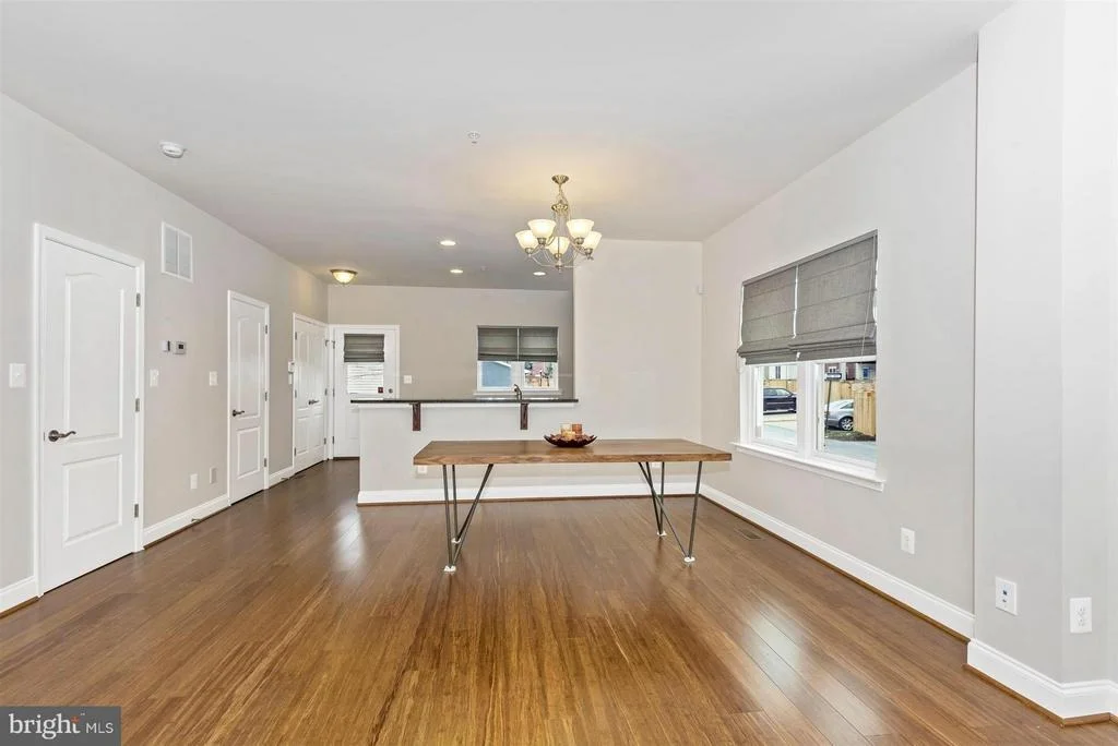 Photo of 40 6TH STREET W