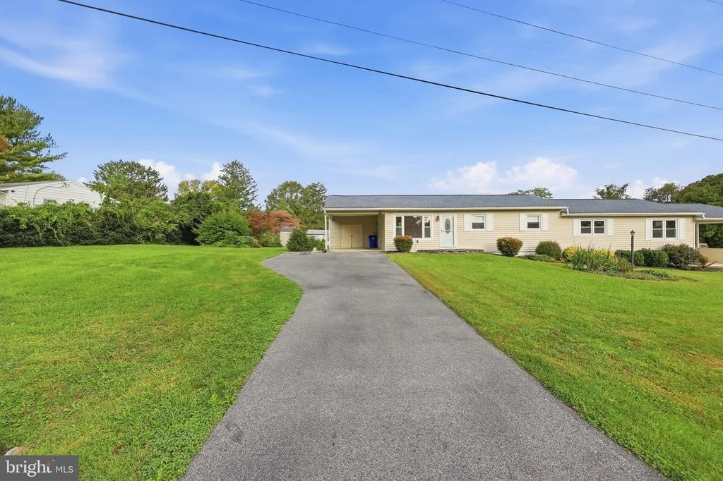 Photo of 11008 CARRIAGE LANE