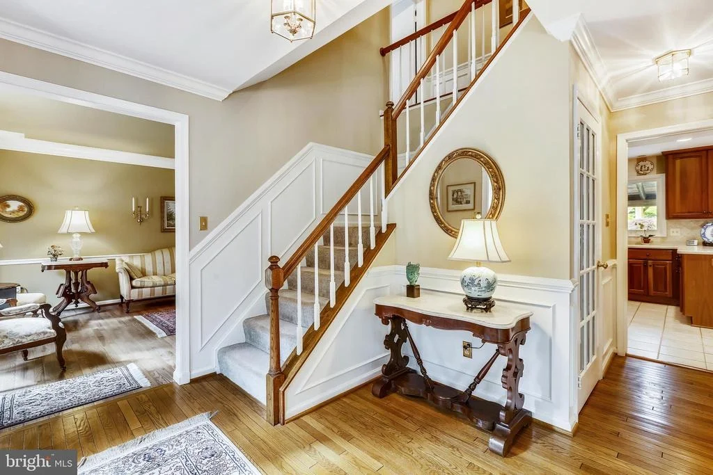 Photo of 9905 MAINSAIL DRIVE